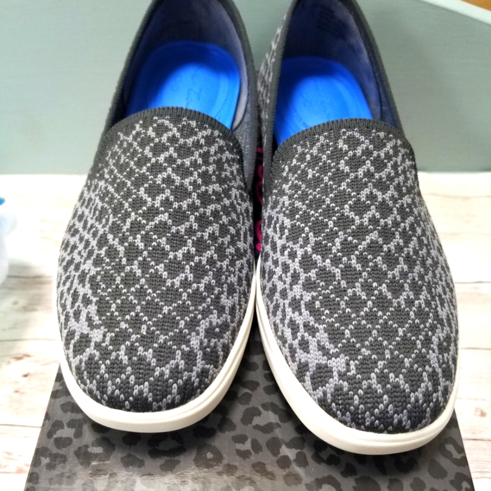 Me Too Recycled Upper Knit Slip-Ons Eden-size 5.5